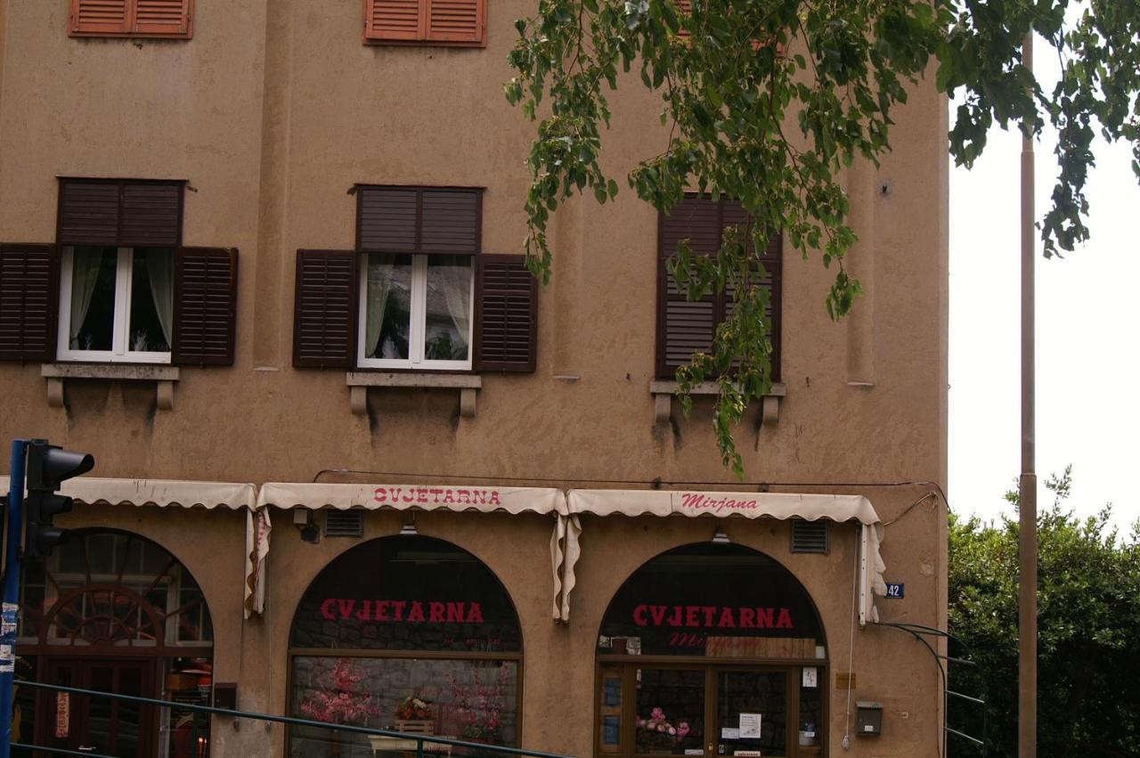 Sea Flower Apartment Rijeka Extérieur photo